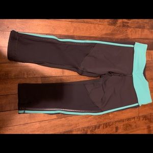 Grey and teal lulu cropped leggings